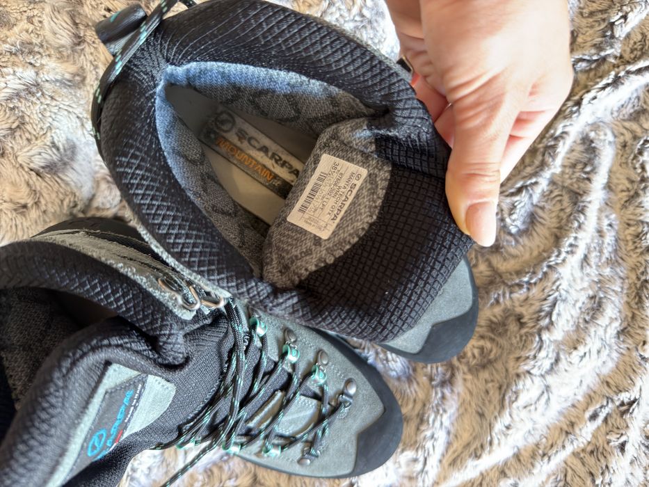 Bocanci de munte Scarpa Manta Tech 38,5