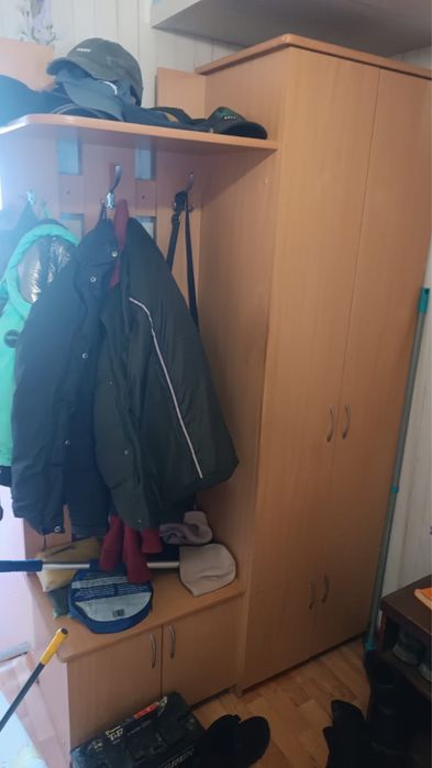 Продам шкаф в прихожую