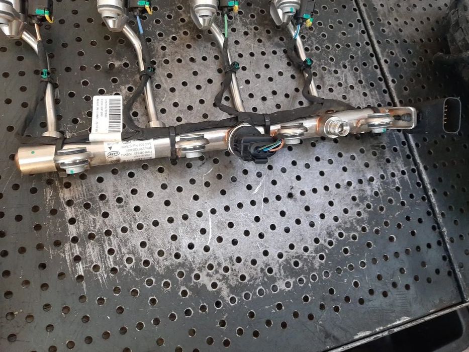 rampa injectoare 1.5 t b 15e4e mg hs f01r00pa53  10764091