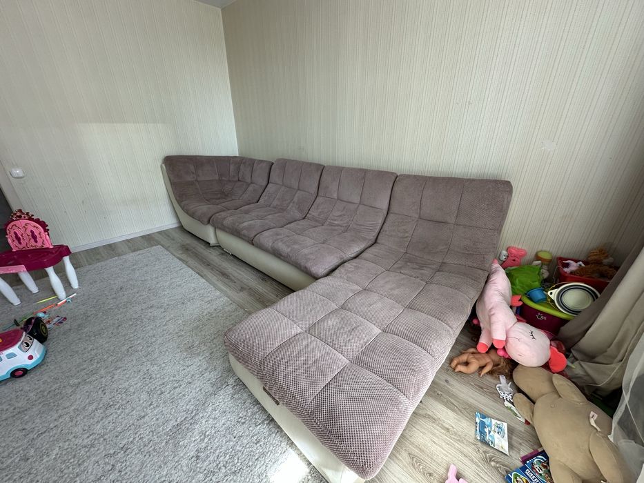 Продам диван угловой