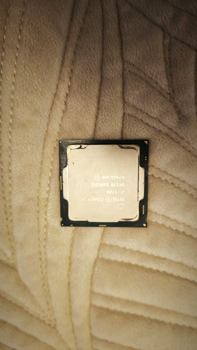 Процессор Intel i7 7700
