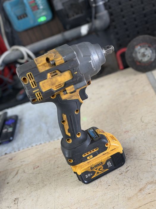 Ударен гайковерт Dewalt
