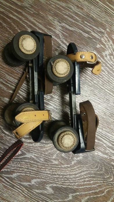 Роликовые коньки подростковые