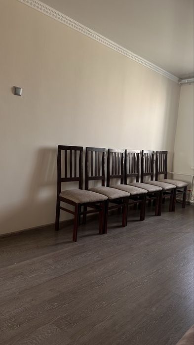 Продам 6 стульев