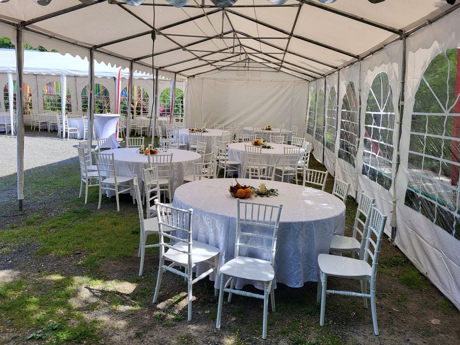 Inchiriez Corturi pentru Evenimente/Inchiriez Mese Rotunde/Scaune albe