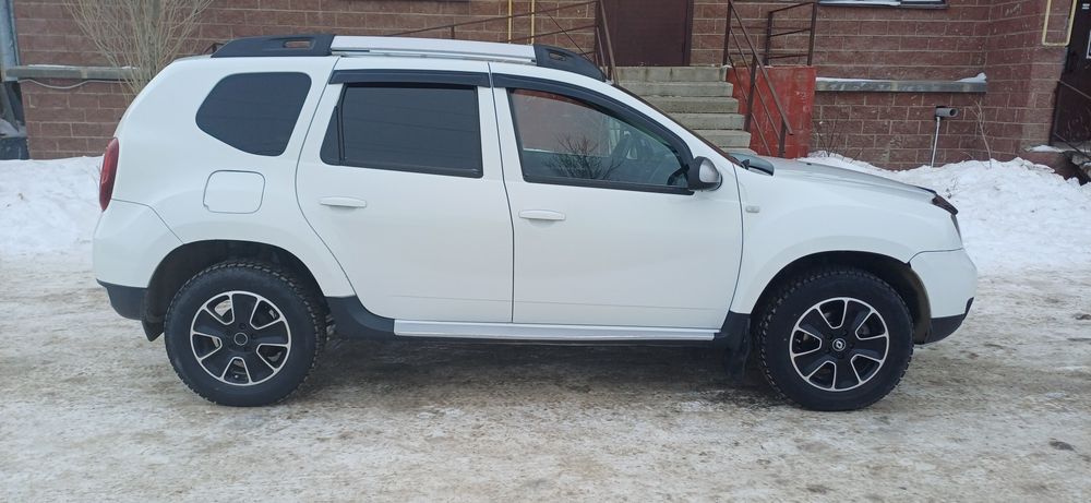 Renault Duster 2.0 4wd AKPP