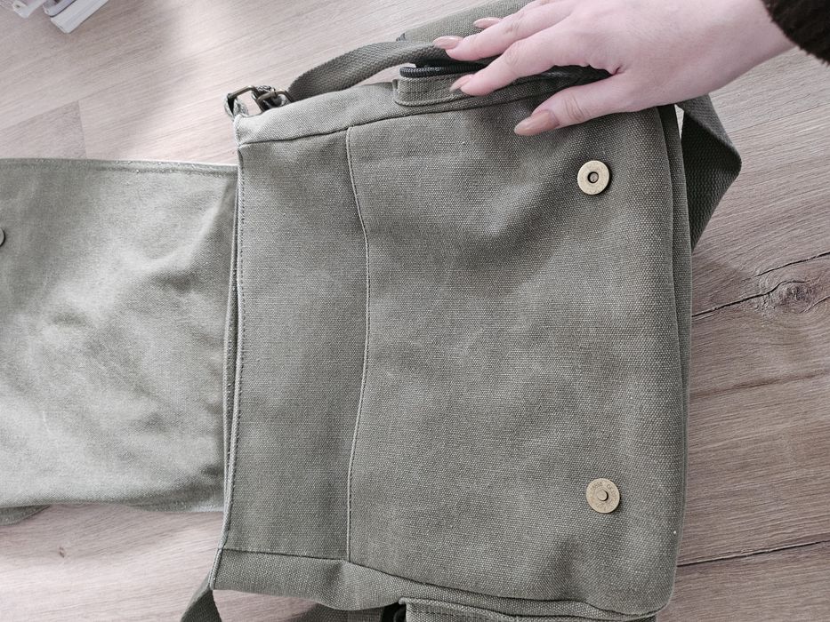 Чанта на рамо за лаптоп и учебници