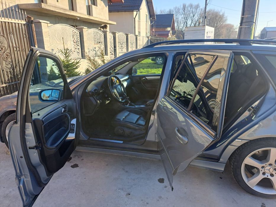 Mercedes C-Class 220