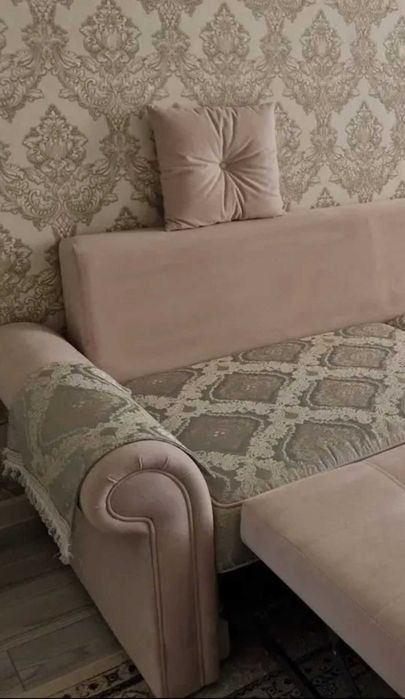 Продам диван для гостиной