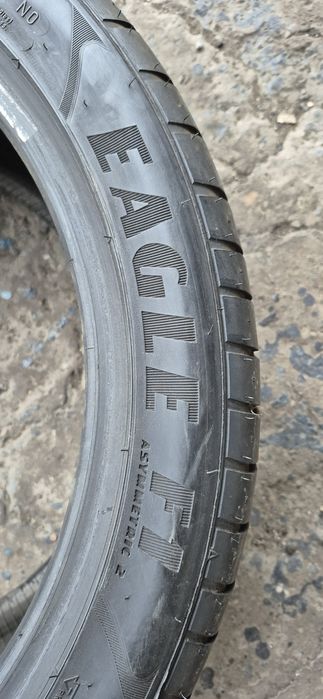 2 anvelope vara Goodyear 285/35/19.Pretul este pe bucata.