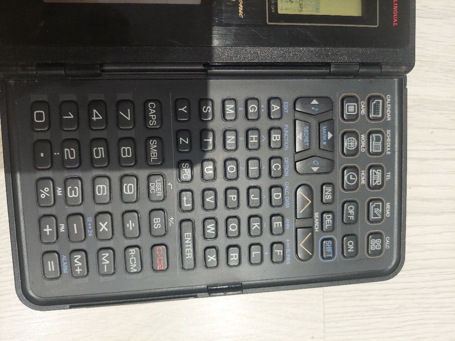Ретро винтидж калкулатор Sharp IQ7100