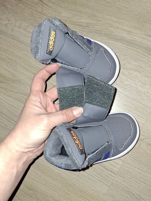 Adidas mid hoops 2.0