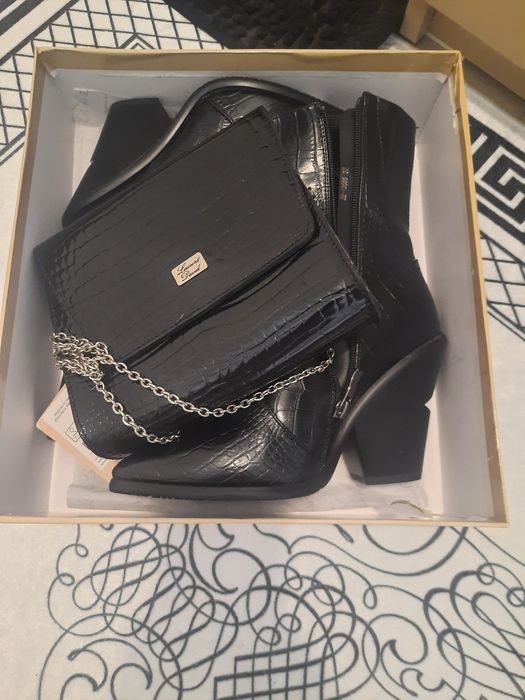 Set superb geanta+botine lucioase