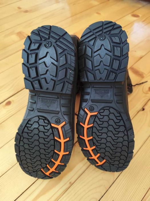 Обувки за екстремни условия, лов, туризъм.