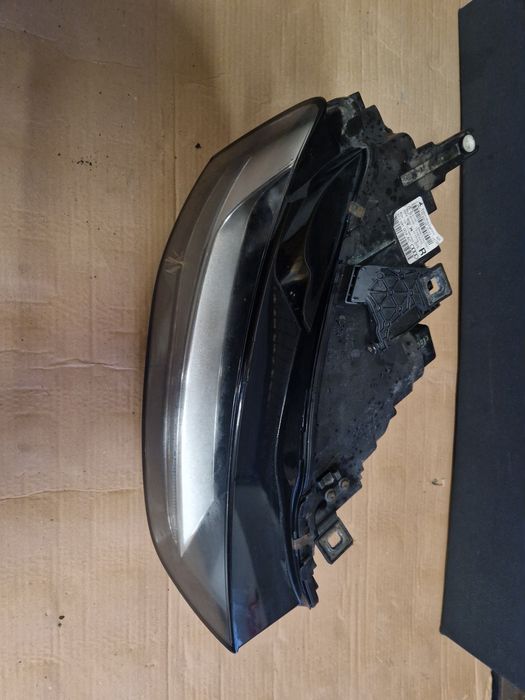 Far faruri halogen stanga dreapta audi a4 b8.5 facelift