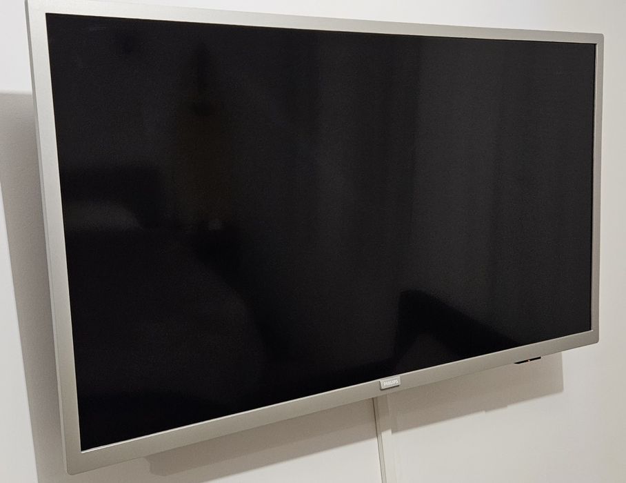 32 FHD LED Smart телевизор Philips + стойка за стена+ стойка за стена