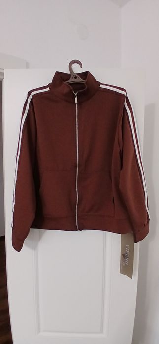 Продам спортивный костюм