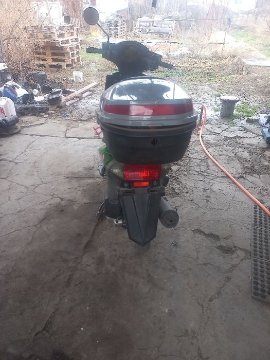 Продам скутор срочно