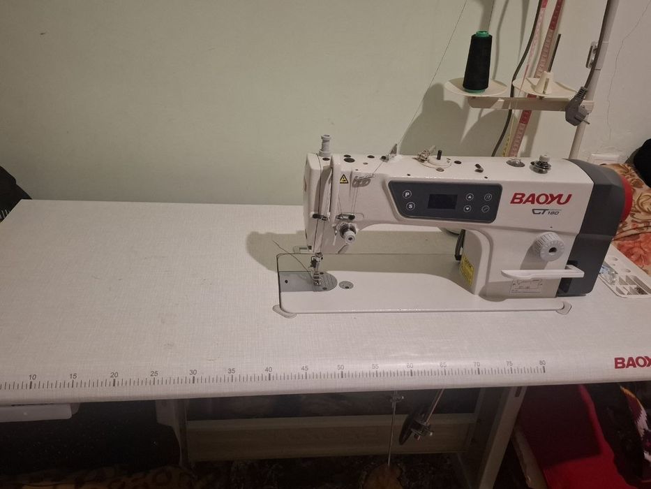 Тикув машинаси столи билан