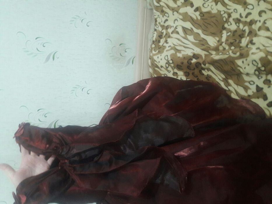 Продам платье шикарное