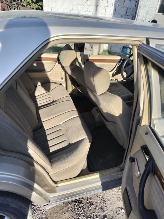 Срочно продам мерс 124