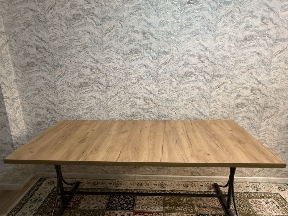 Без стулия 8 адамдық