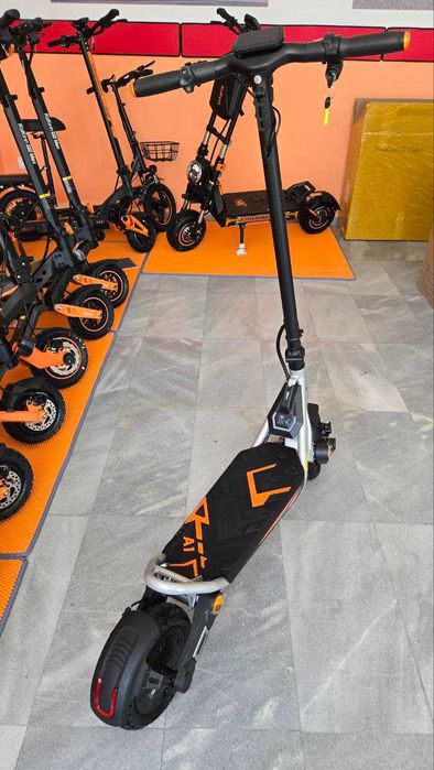 ЧЕРЕН ПЕТЪК! KuKirin A1 800w NEW Електрическа тротинетка 45km/h 50km