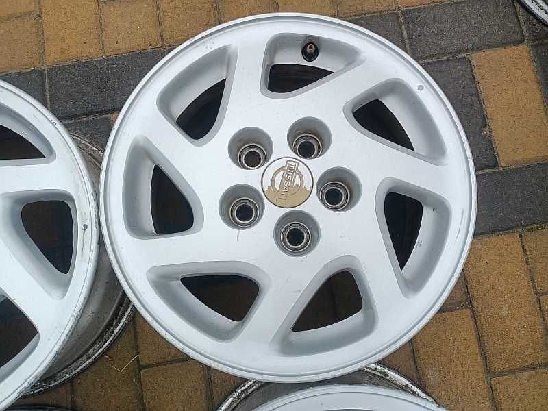 Продам оригинальные легкосплавные диски на Nissan Maxima