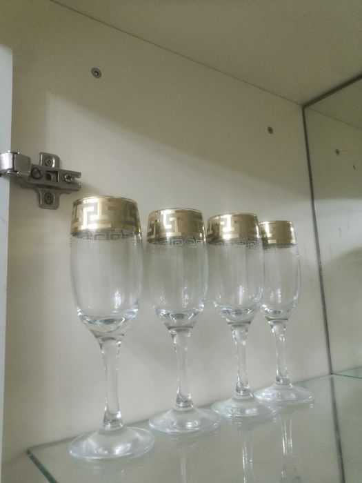 Продам бокалы для шампанского рюмки