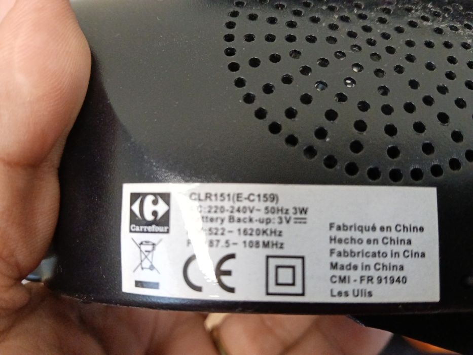 Ceas cu alarma și radio
