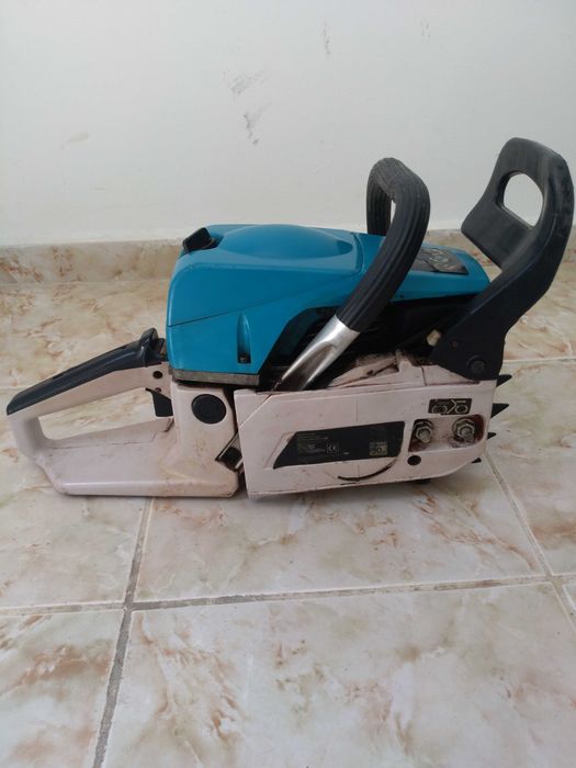 Бензинова резачка за дърва