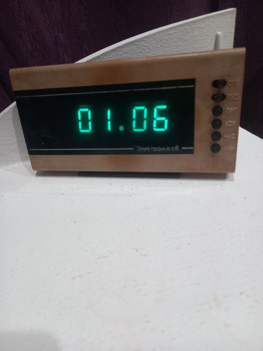 Часы электроника 6 антиквариат