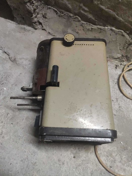 Професионална работеща кафемелачна 220V българско производство Плевен