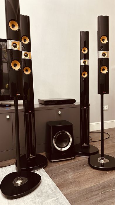 Домашний кинотеатр + караоке   Дешево сросно. В отлисном состочгии