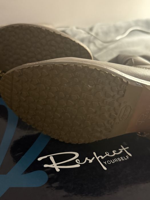 Новые Кожанные Ботинки 38 размер