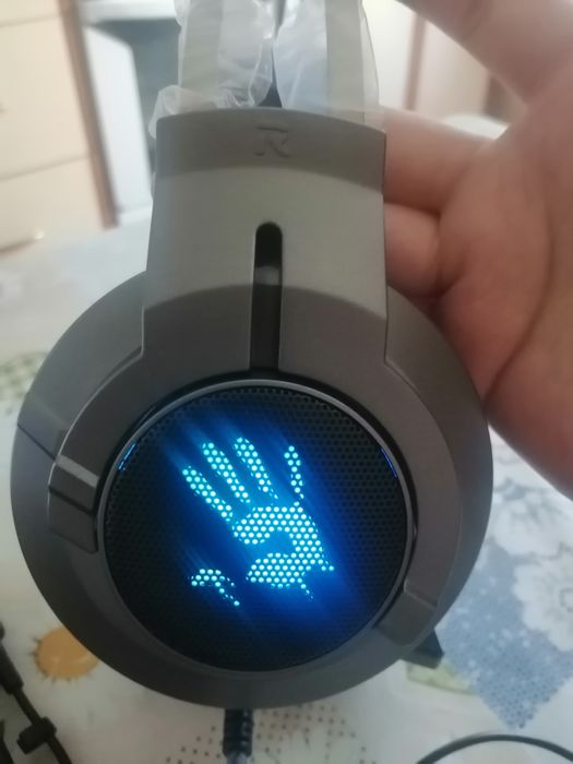 Продам наушники новые