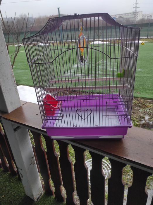 Vând cuști papagali