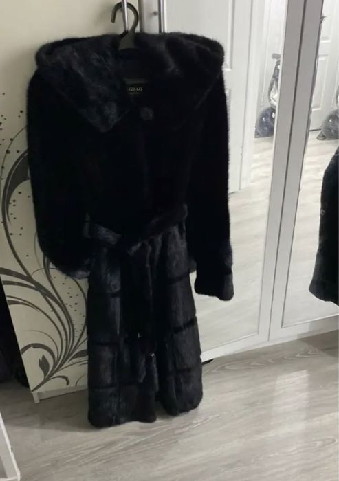 Срочно продам Новковая шуба