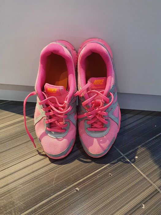 NIKE маратонки дамски