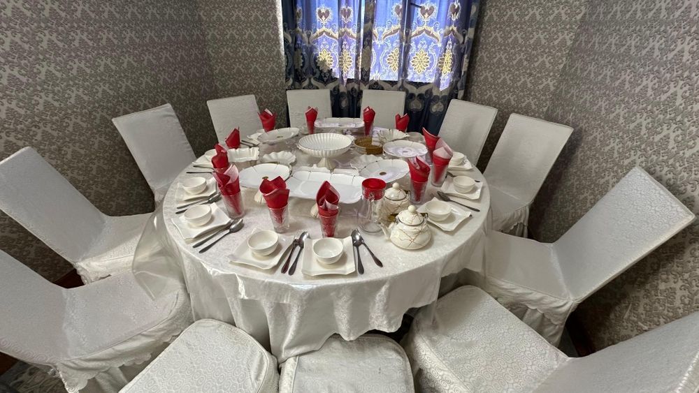 Аренда стол стулья посуда