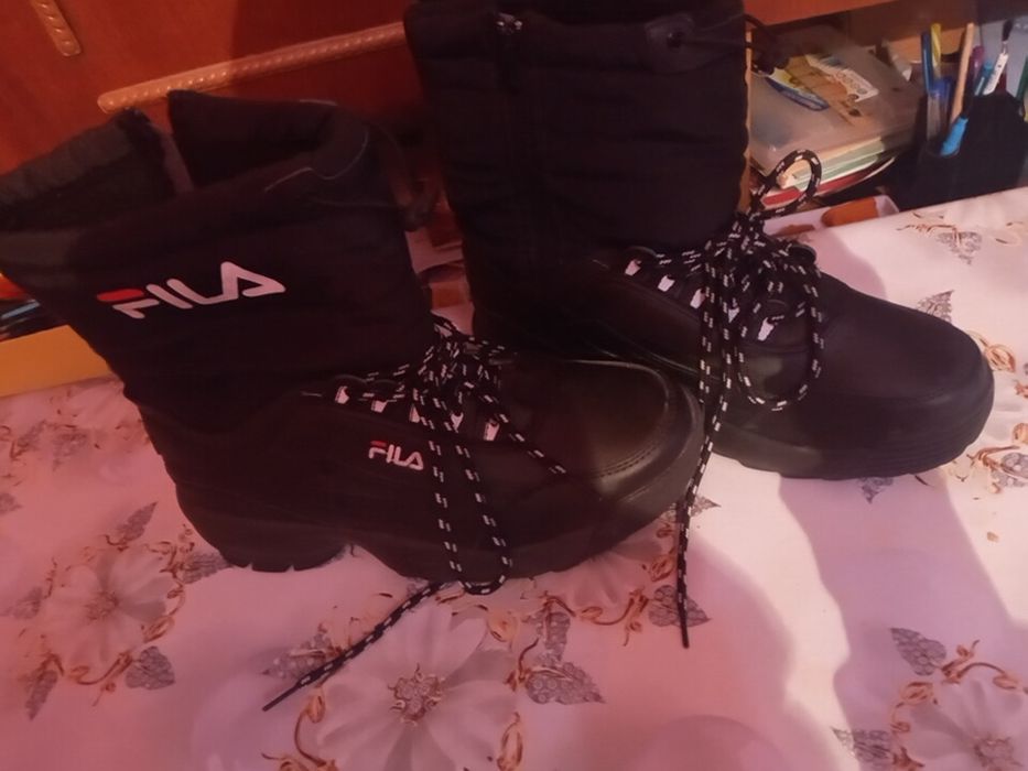 Продам новую обувь сапожки