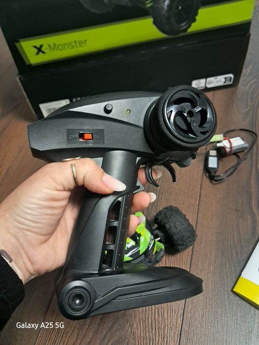 X monster masina cu telecomanda