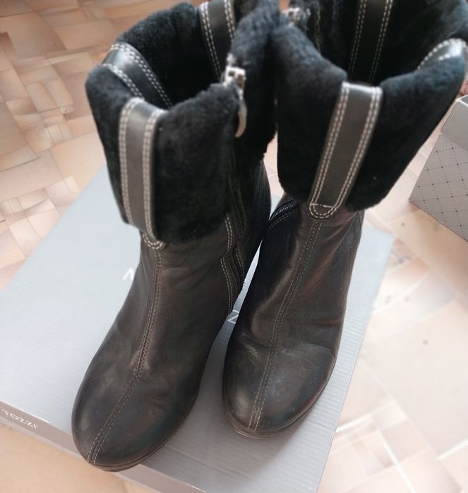 Продам женские сапожки