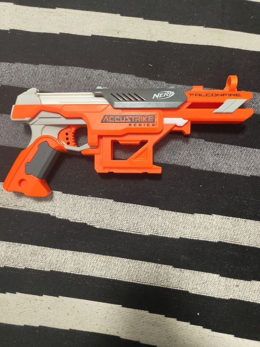 Pusca Nerf AccuStrike FalconFire pentru copii