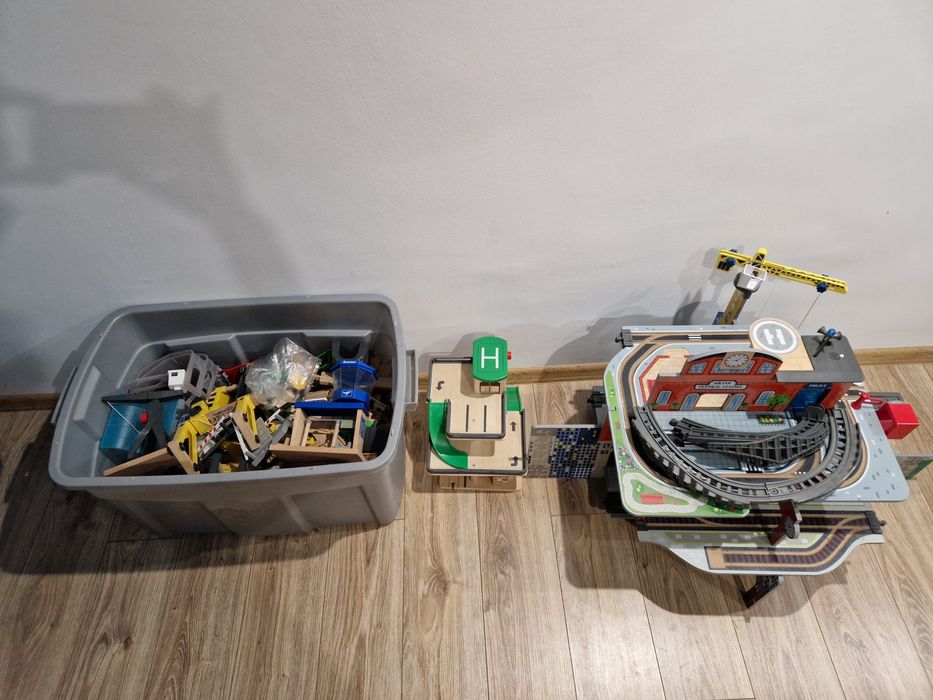 Pachet jucarii - trenulete / masini si sine de lemn