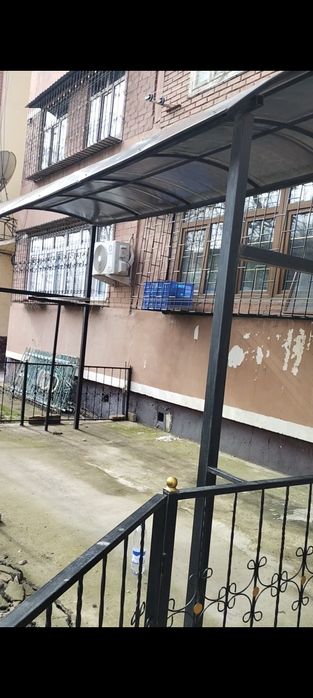 Металлический навес из лексана