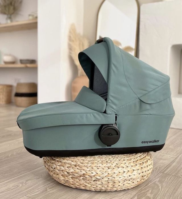 Продам коляску + люльку easy walker charley