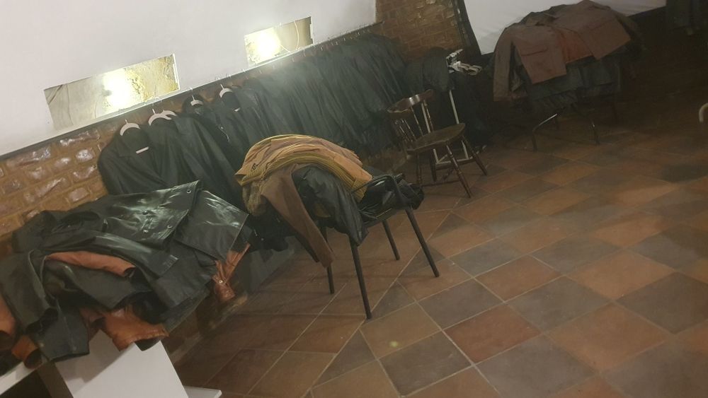 Vand geci piele vintage