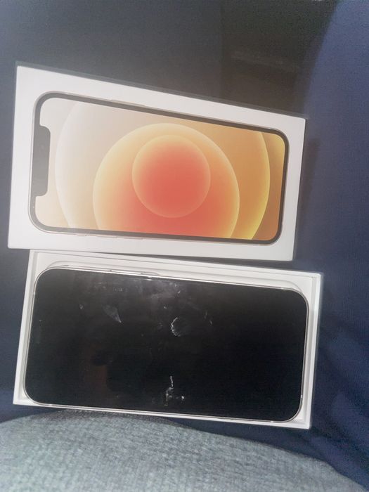 iPhone 12 с гарантией