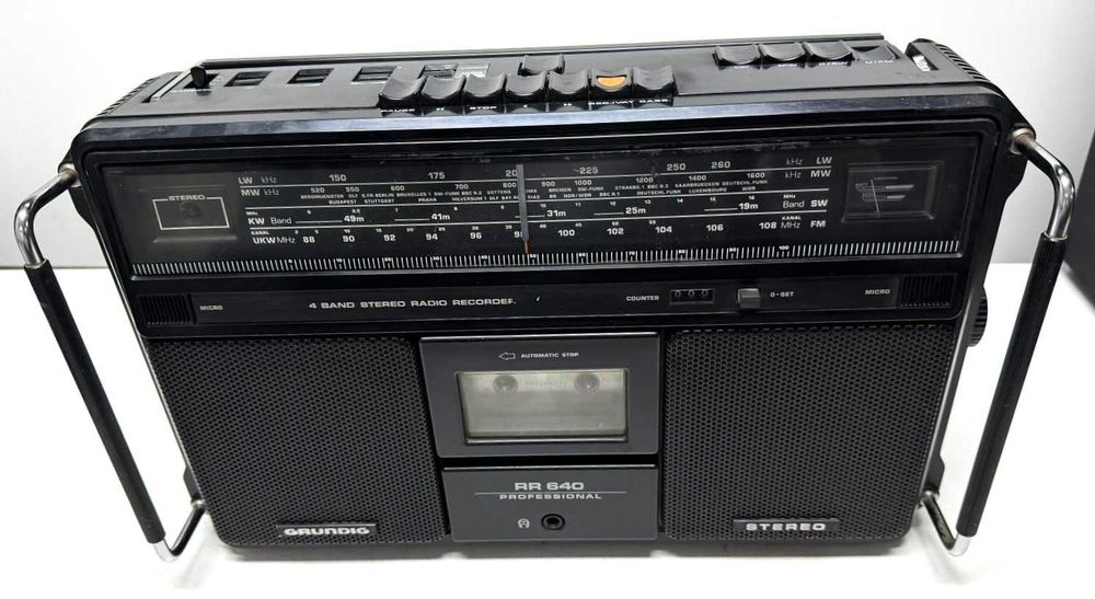 Grundig RR 640 Professional 4 Benzi Super Stereo Germany cu amplificator